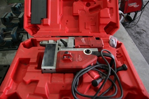 Milwaukee 1-5/8" Electromagnetic Drill