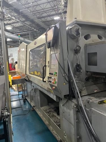 Nissei 398 Ton Injection Molding Machine