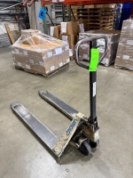 Crown Manual Hydraulic Pallet Jack