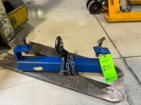 Fork-Mounted Lifting Hook Attachment